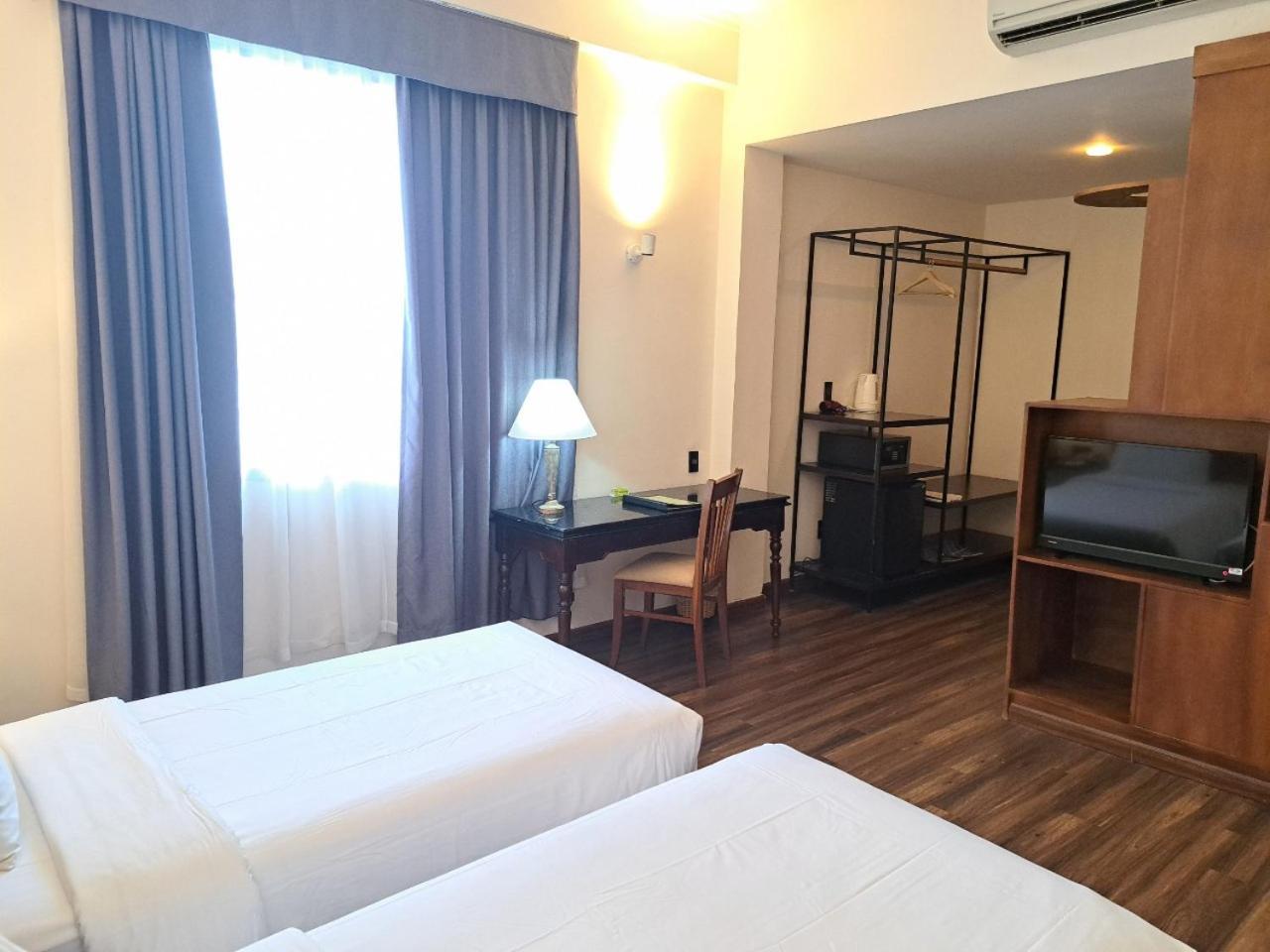 Liberty 2 Hotel Ho Chi Minh City Exterior photo